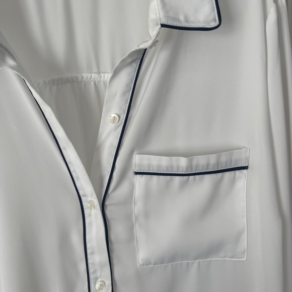 Old Navy White Button Up Shirt With Navy Piping - Picture 9 of 11